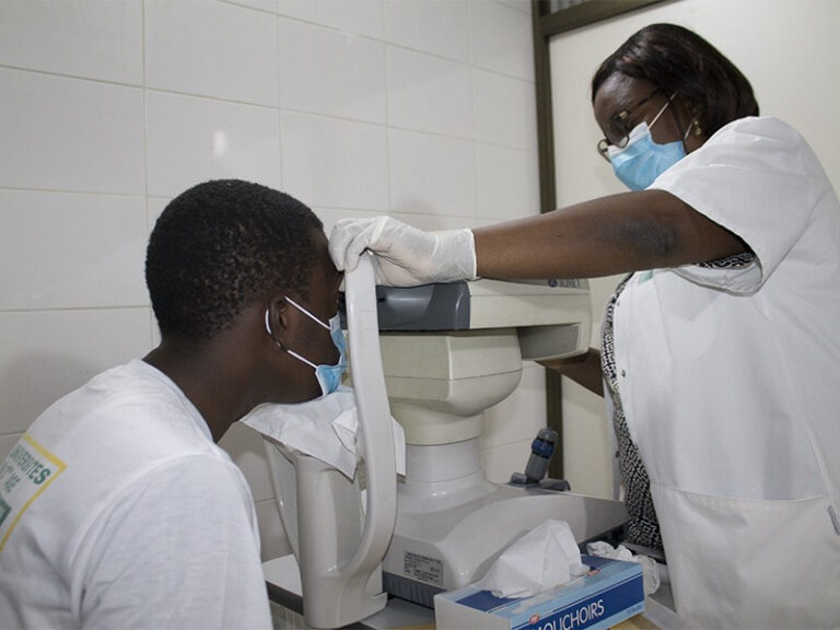 60cc687c96578-labo-cabinet-banla-togo