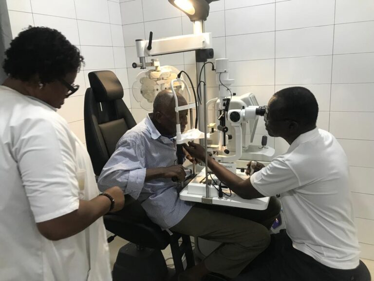 cmo Dr banla Consultation ophtalmologique